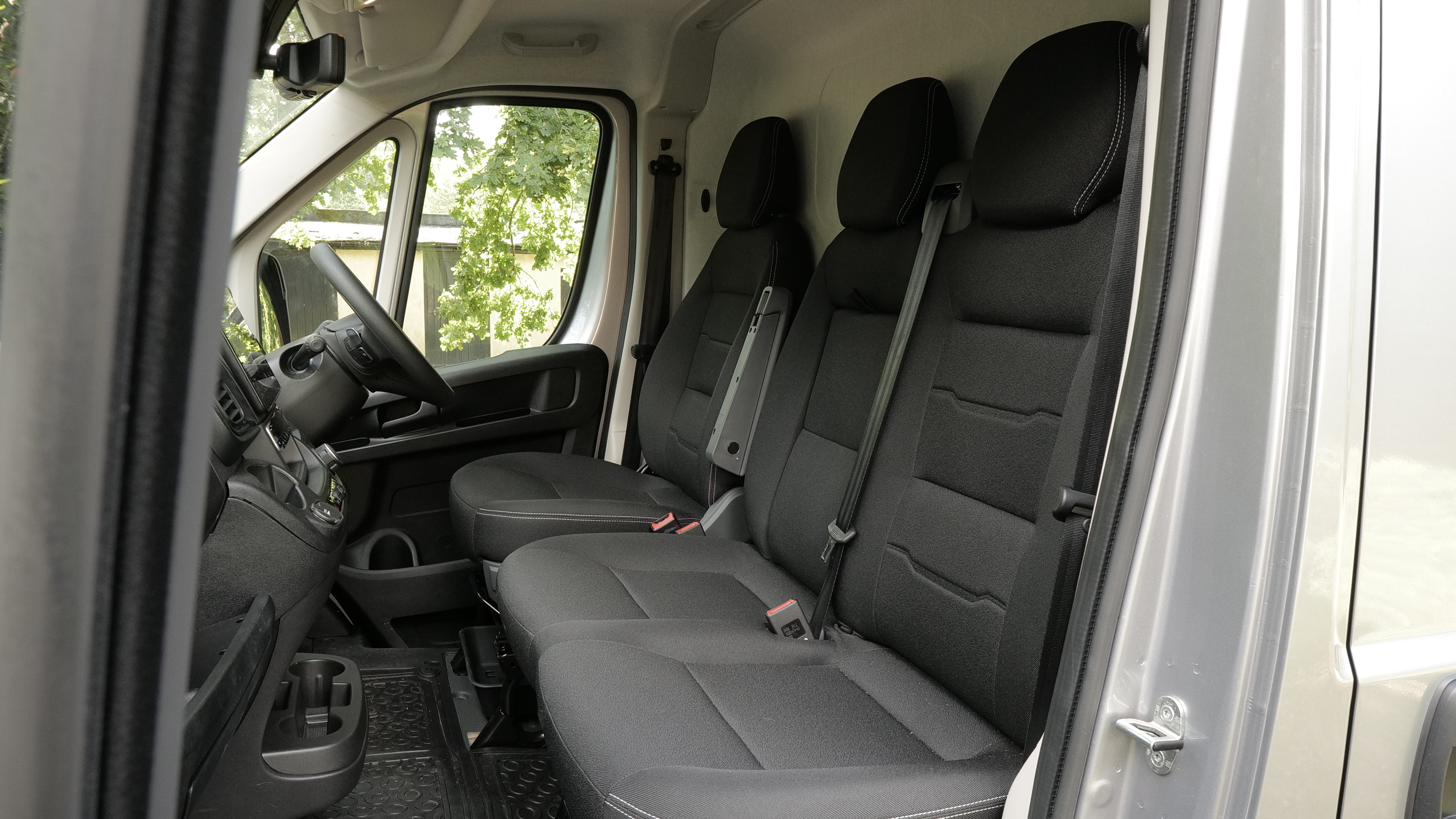 PEUGEOT BOXER 335 L3 DIESEL 2.2 BlueHDi 140 Platform Cab Professional